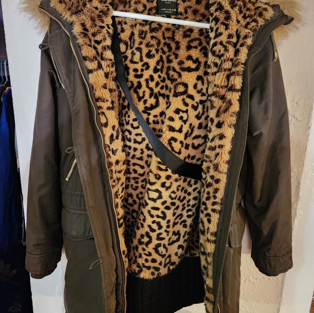 Zara women's coat nice green color with faux fur cheetah learning